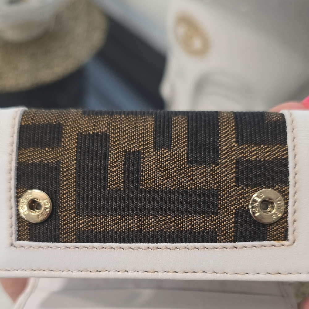 Fendi Brown Monogram KEY Wallet with White Trim - Picture 9 of 12